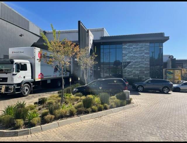 INDUSTRIAL PROPERTY TO RENT IN LOUWLARDIA